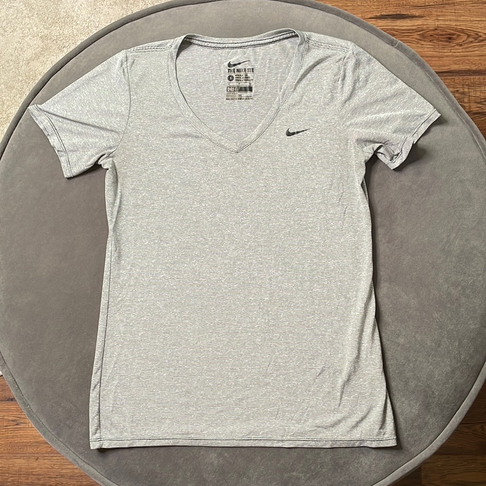 Nike Dri-Fit V Neck T-shirt - Striped Grey